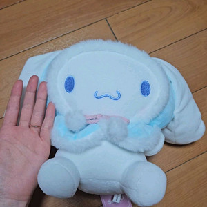 하늘색 털 망토 시나모롤 인형