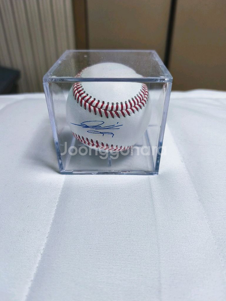 kbo 공인구 류현진 친필싸인볼 판매해요--0