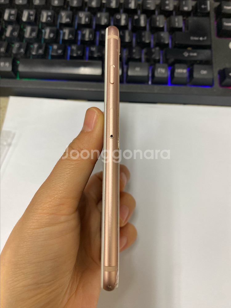아이폰8 로즈골드 액정SS급 256G 버전 16.4--5