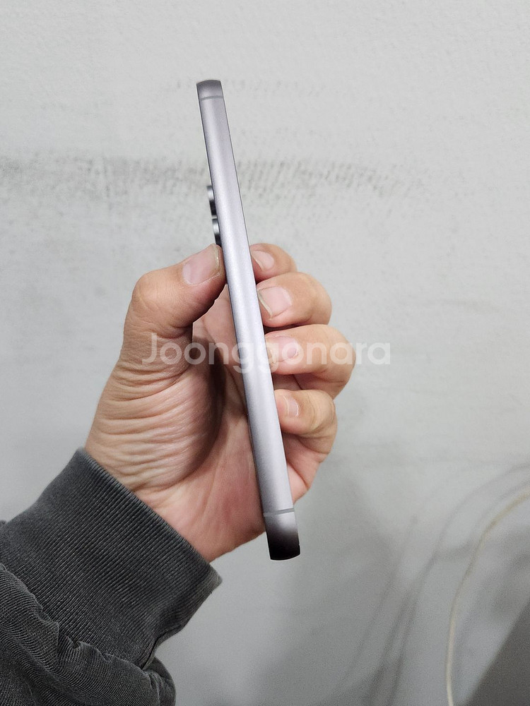 갤럭시 S23FE 블랙 256기가 SS급 팔아요~--1