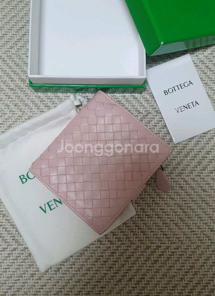 보테가베네타 정품 여성용 반지갑 판매해요--1