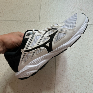 미즈노 맥시마이저25 런닝 운동화 270