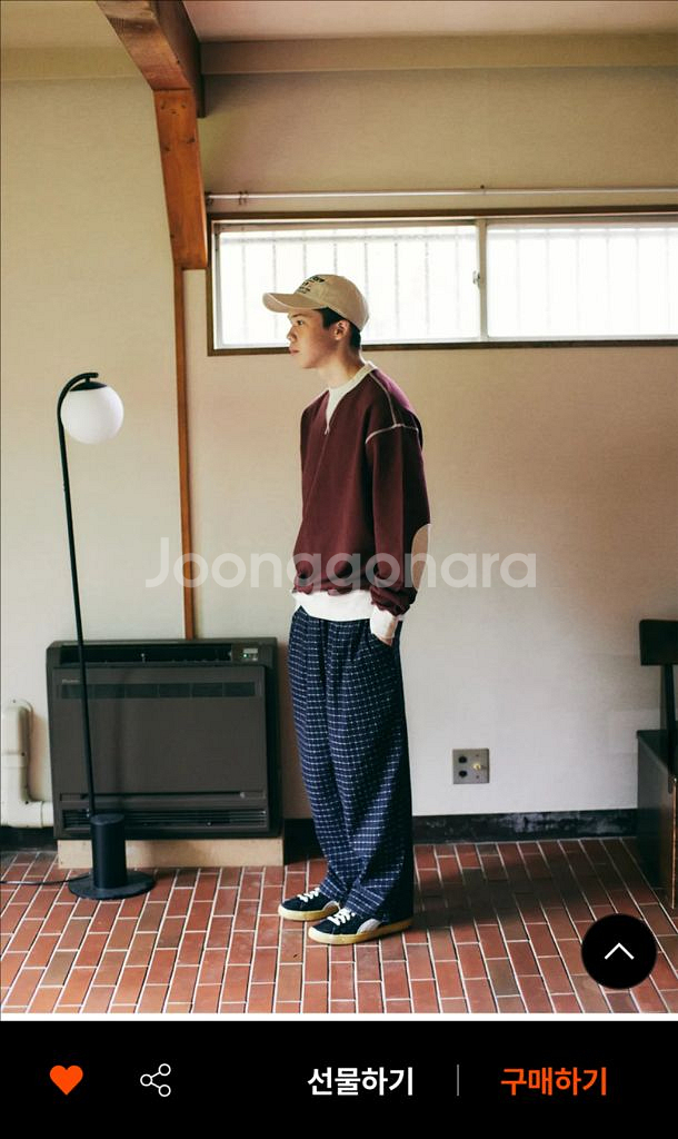 곤니치와봉쥬르 패치 맨투맨 버건디 m--0