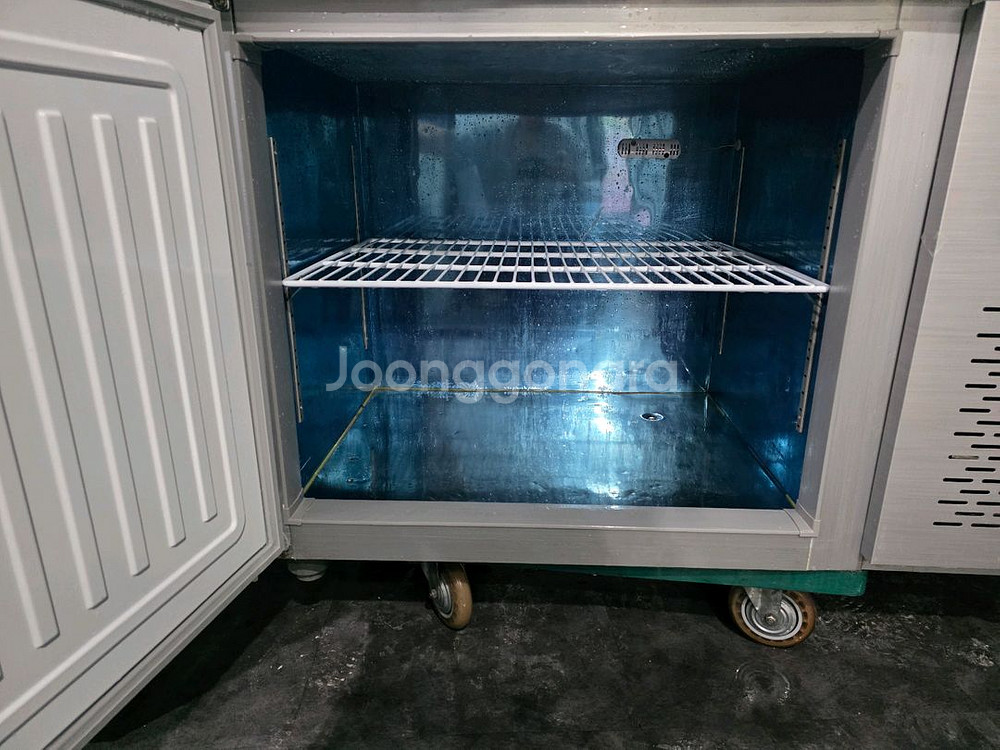 업소용1200 테이블냉장고 판매합니다--2
