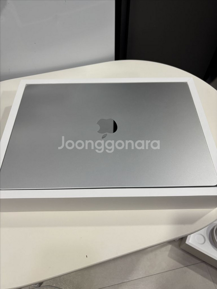 맥북 에어 M3 15인치 512GB--4