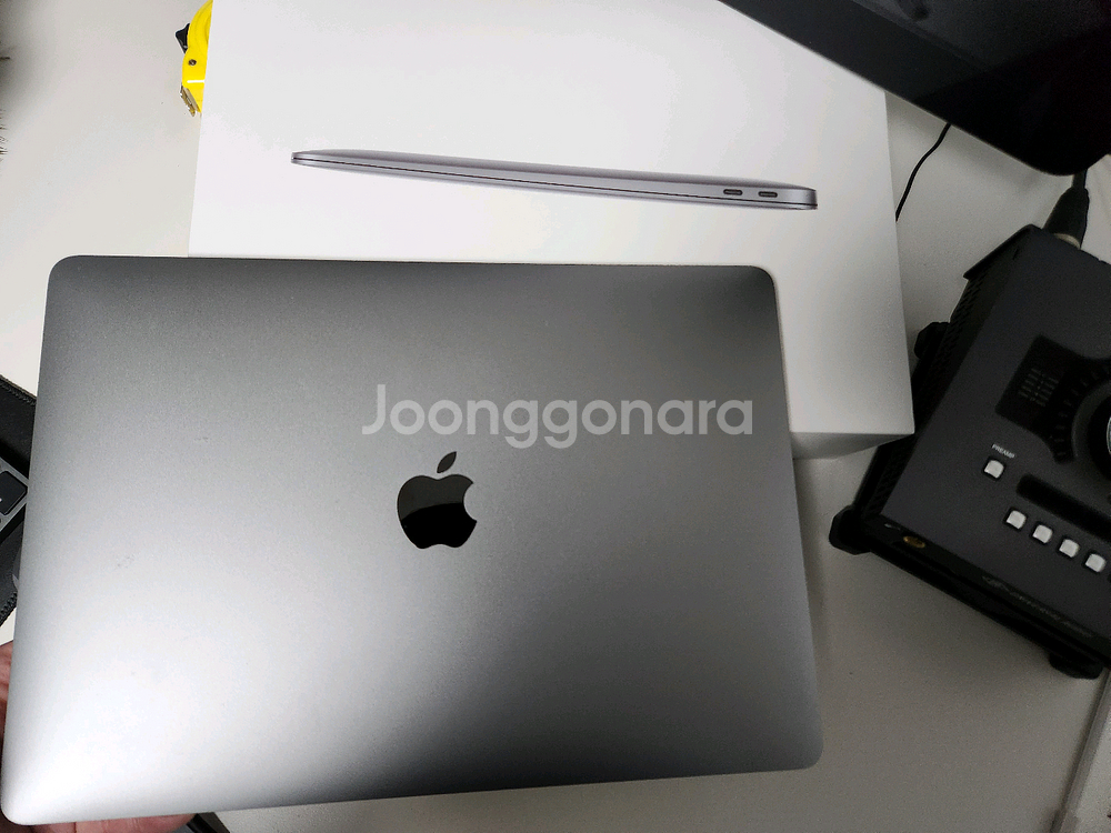 맥북 에어 m1 16gb 1TB 스페이스그레이 팝니다.--0