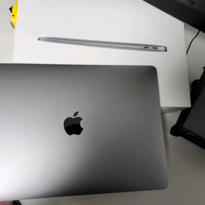 맥북 에어 m1 16gb 1TB 스페이스그레이 팝니다.