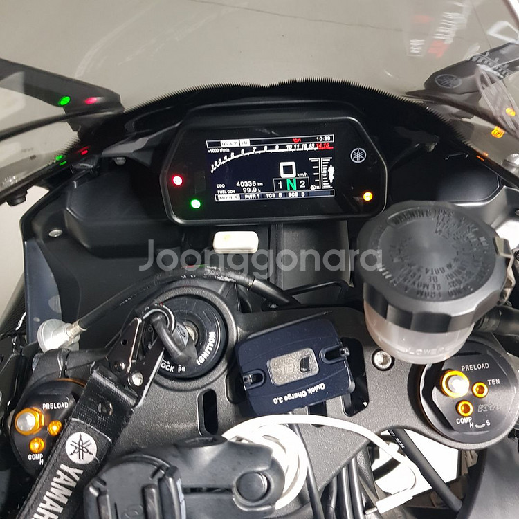 R1 19년식 판매합니다--3