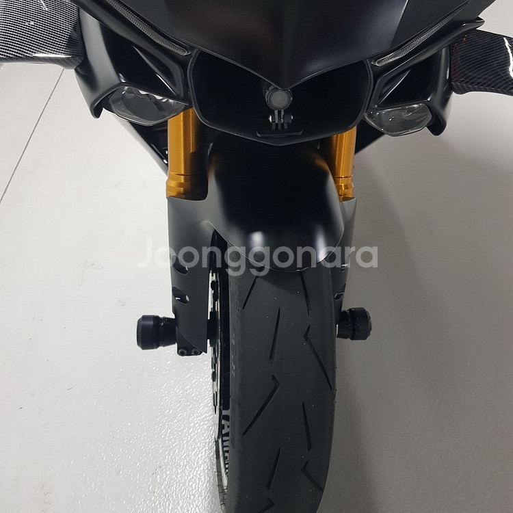 R1 19년식 판매합니다--6