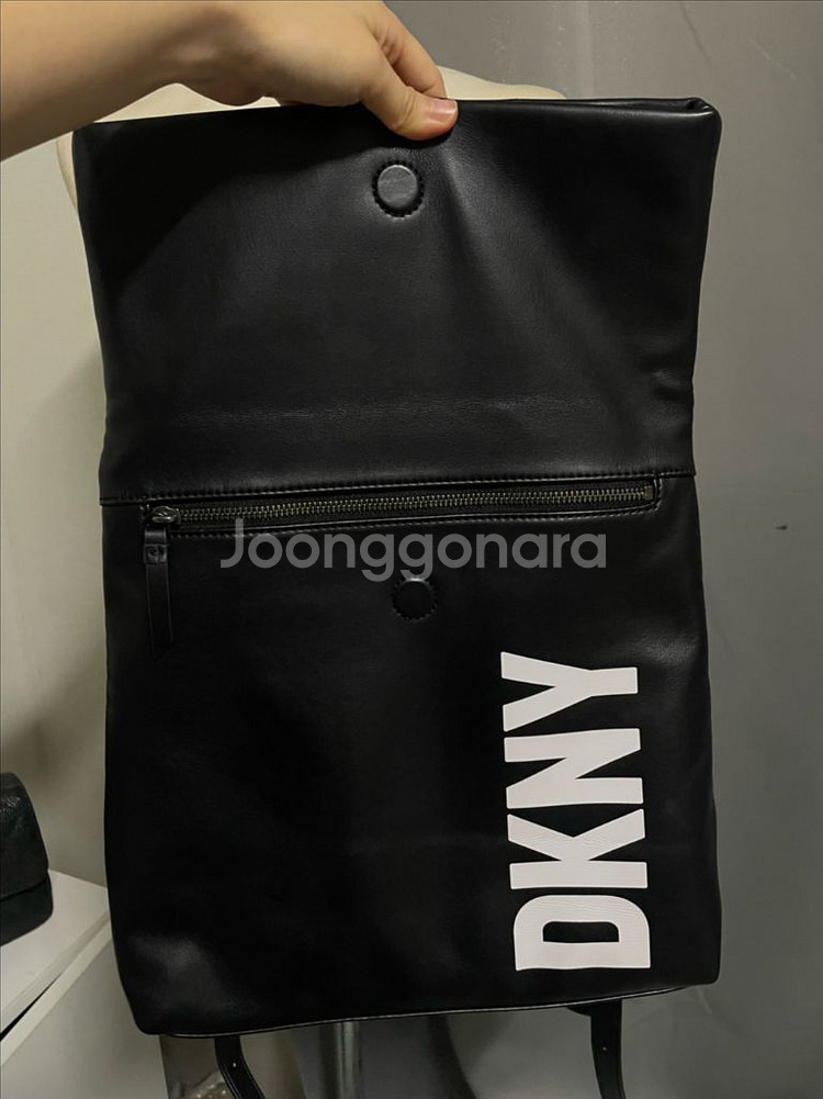 정품) DKNY 블랙 백팩 23만원대 제품--6