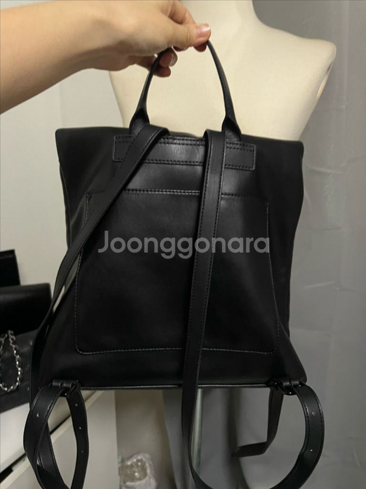 정품) DKNY 블랙 백팩 23만원대 제품--5