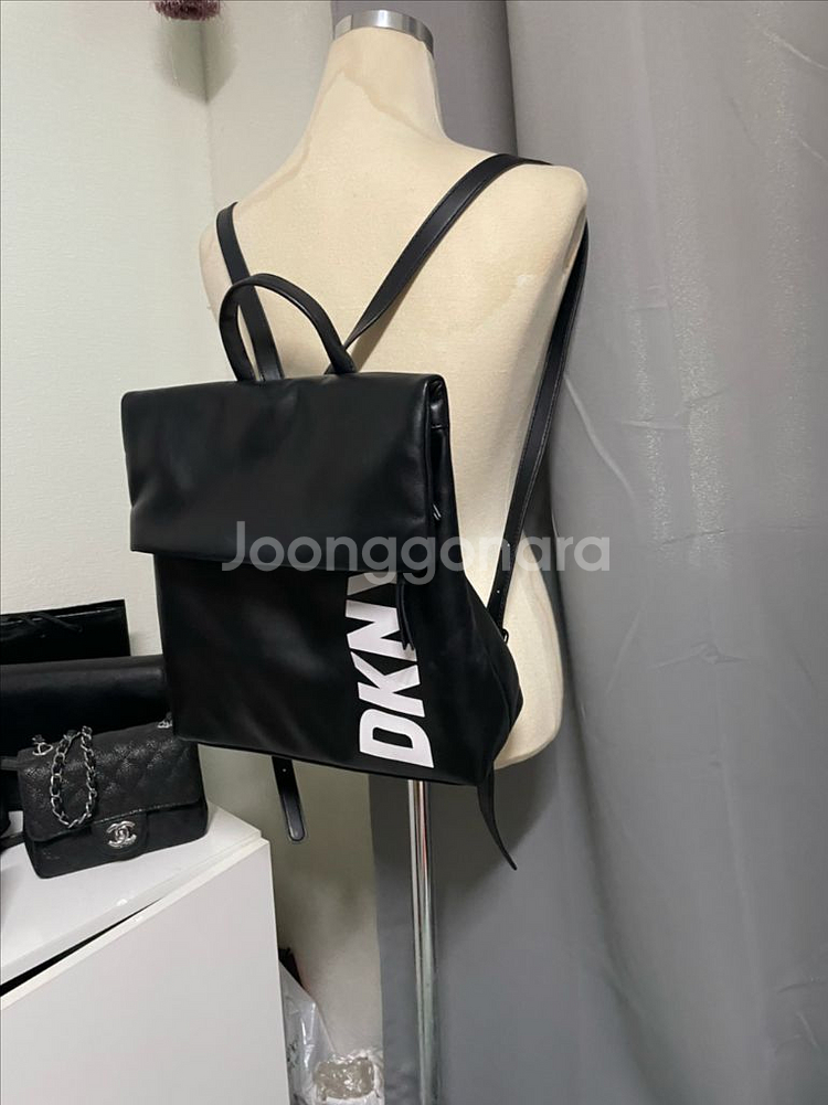 정품) DKNY 블랙 백팩 23만원대 제품--2