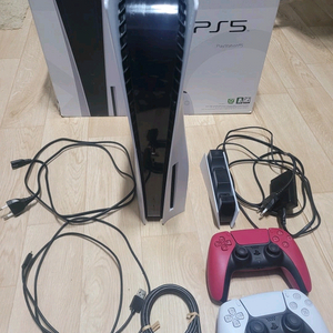 PS5 풀박 + 듀얼센스 + 거치형 충전기