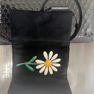 피스마이너스원 데이지 브로치