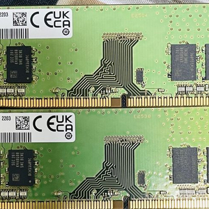 삼성 DDR4 PC4-25600 8GB 2개 팝니다.