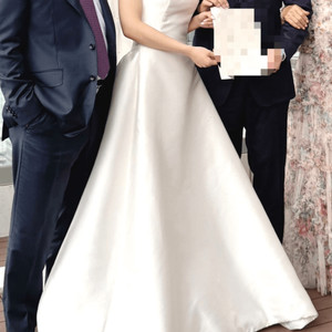 프로노비아스 미카도 실크 보트넥 민소매 웨딩드레스