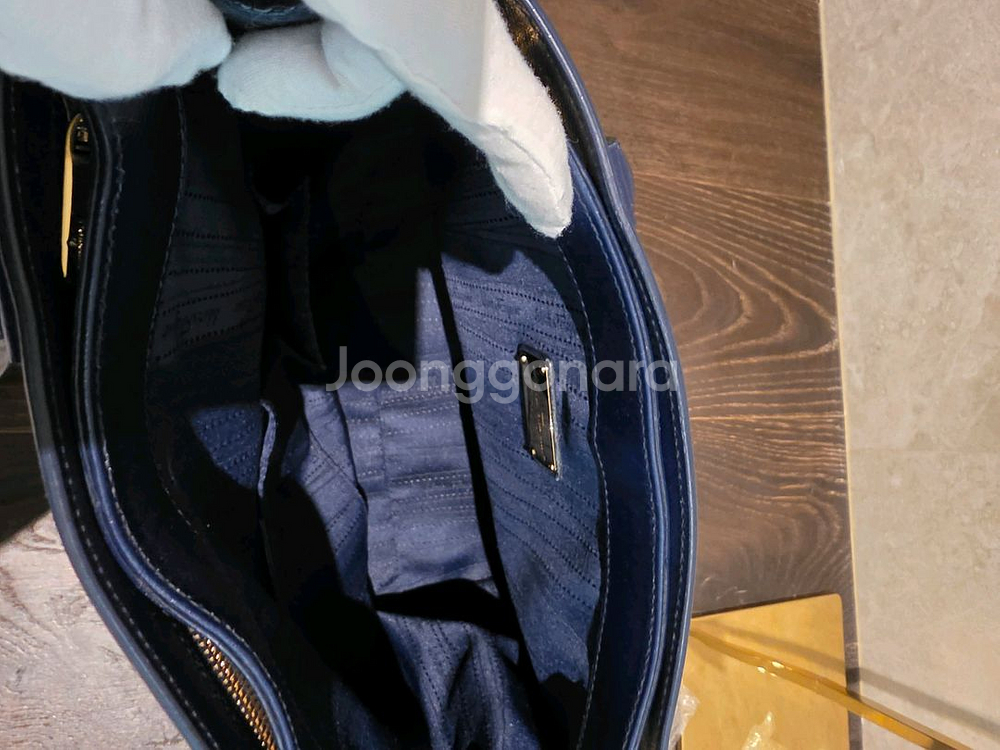 페라가모 베키 토트백 스몰--3