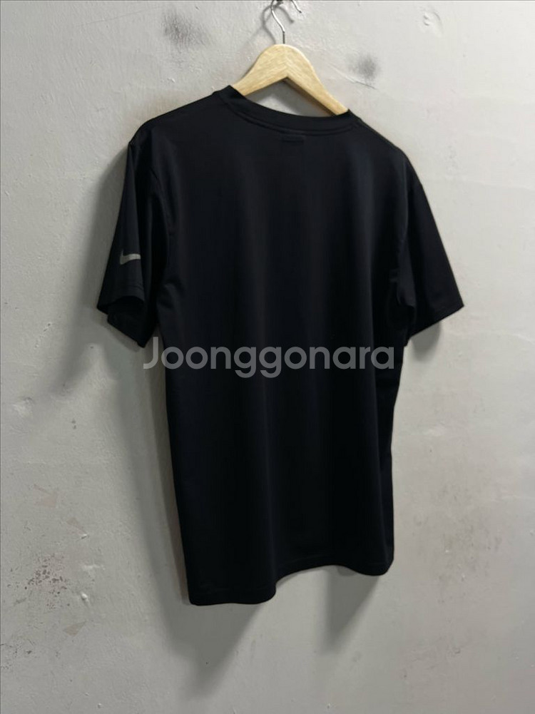 100 NIKE 나이키 기능성 스판 반팔티--3