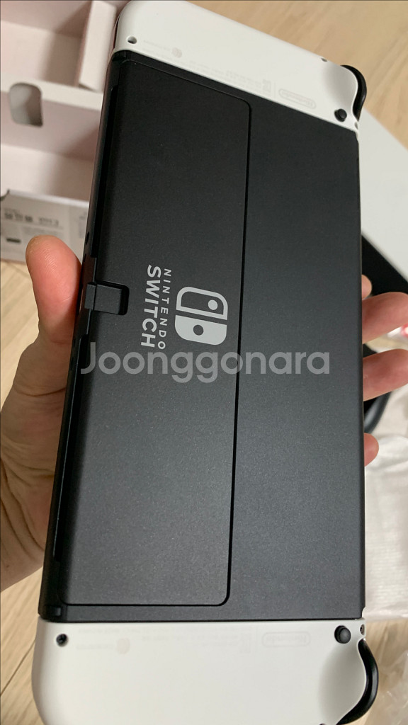 25년 4월 구매한 닌텐도 스위치 OLED 팝니다.--1
