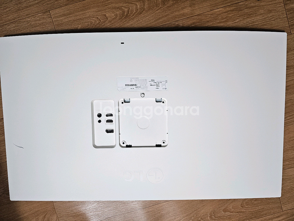 lg 32un650 4k 풀박 팝니다--1