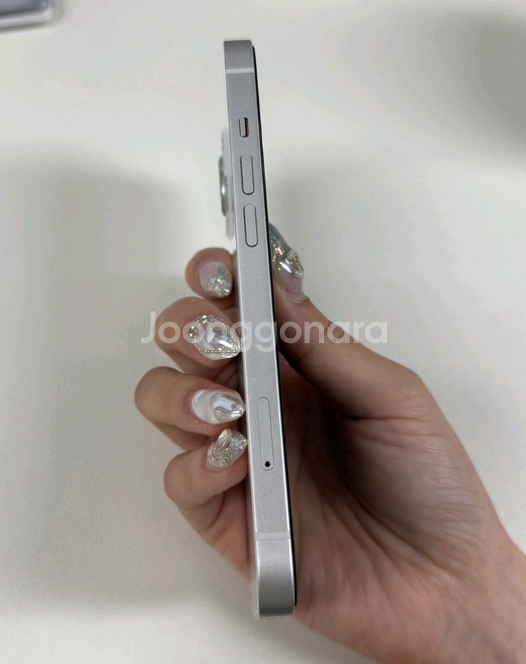 아이폰13 화이트 256GB 팔아요~--3
