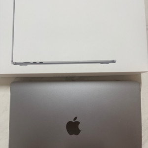맥북에어15 M3 8코어 24GB 512GB 사이클9회