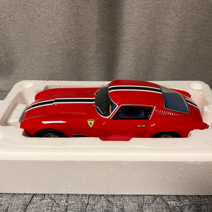 CMR 페라리 250 GT LWB 1:18