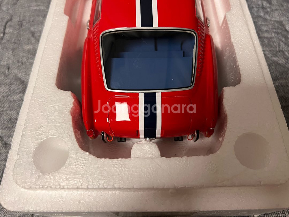CMR 페라리 250 GT LWB 1:18--4