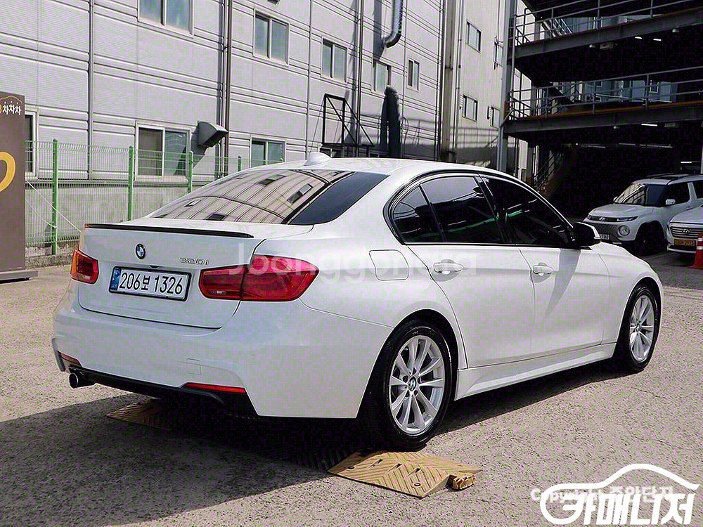 [BMW]3시리즈 (F30) 320i M 스포츠 (5인--2