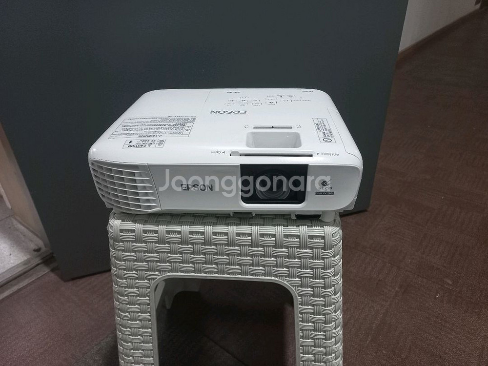 앱손 소형 빔프로젝터 3400안시 중고 eb-u05--0