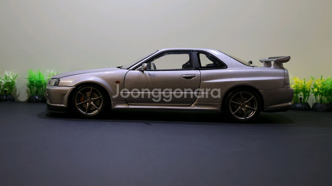 초기형 오토아트 모델 찾고계시나요?...GTR 1:18--8