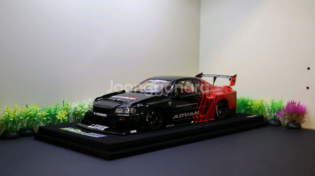 이노18 GTR LBWK 다이캐스트 오토아트 1:18--0
