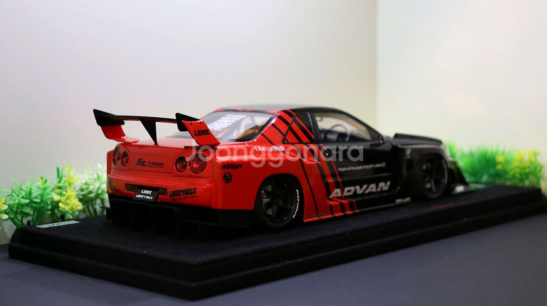 이노18 GTR LBWK 다이캐스트 오토아트 1:18--3