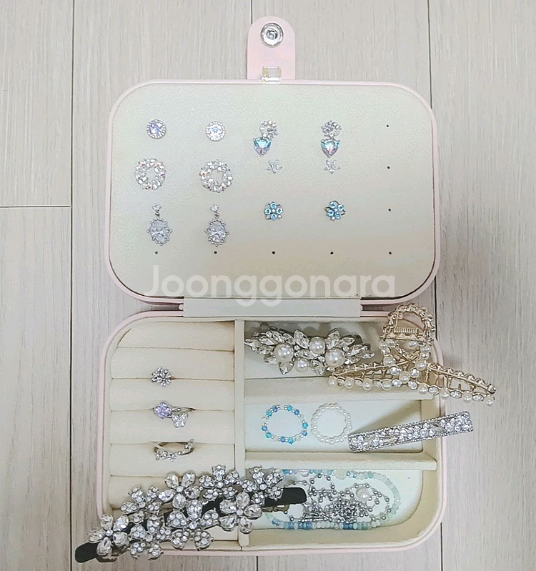 귀걸이,반지,목걸이,팔찌,머리핀 싸게 팔아요--0
