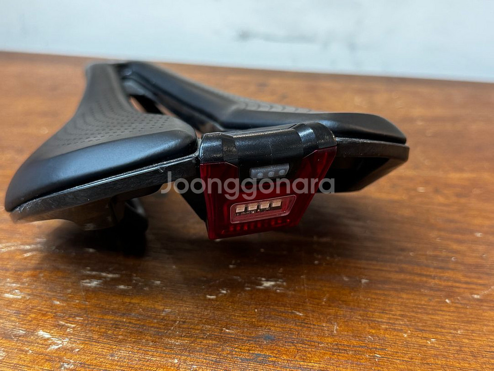 지이언트 카본안장 플리트 slr--1