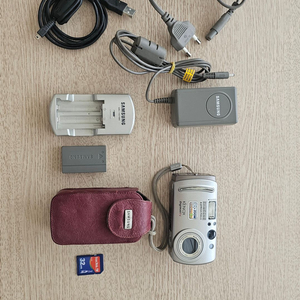 삼성 케녹스 Digimax V4 카메라 팝니다.