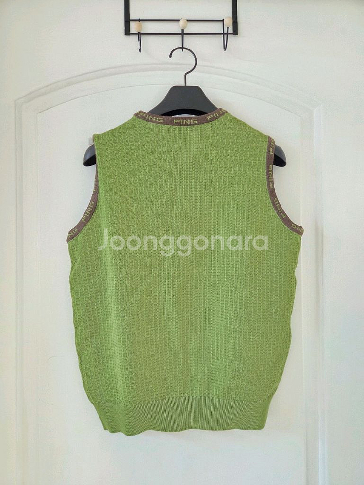 색감 예쁜 PING 그린 골프웨어(조끼)팝니다!--1