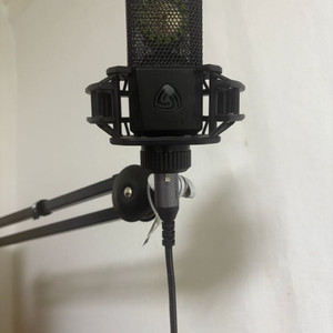 르윗 lct440 콘덴서 마이크 판매합니다