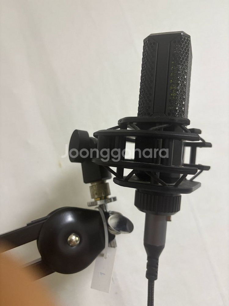 르윗 lct440 콘덴서 마이크 판매합니다--2