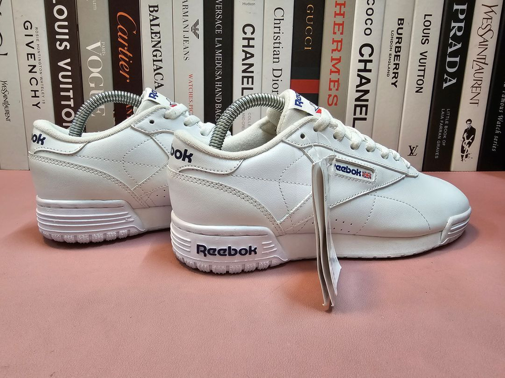 리복 클래식 여성 스니커즈 운동화 240--3