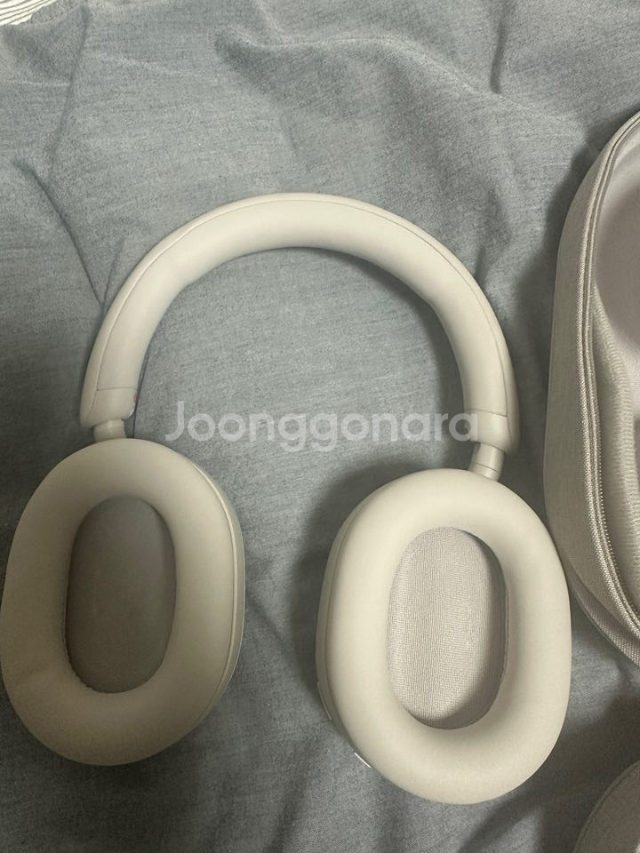 소니 XM5 헤드폰 판매합니다.--0