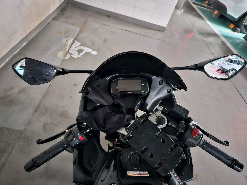 스즈키 GSX-R125 이미지