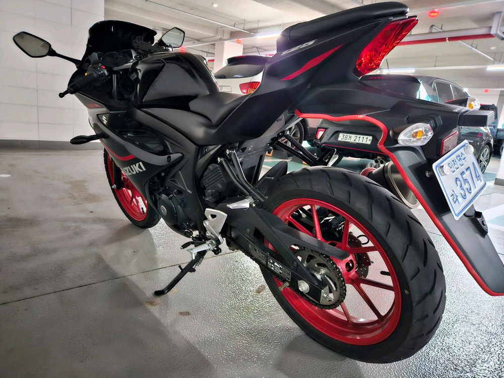 스즈키 GSX-R125 이미지