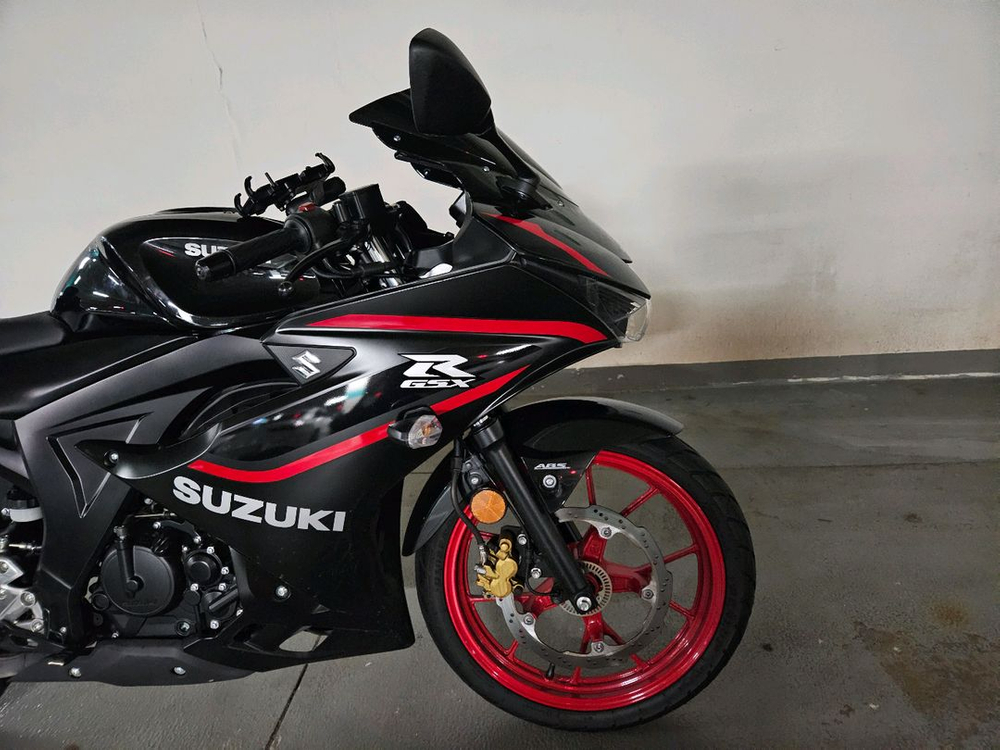 스즈키 GSX-R125 이미지
