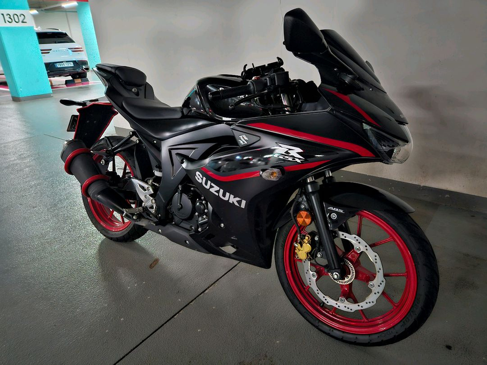 스즈키 GSX-R125 이미지