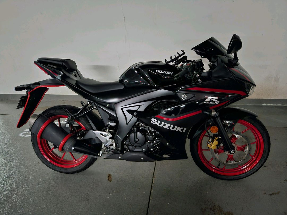 스즈키 GSX-R125 이미지