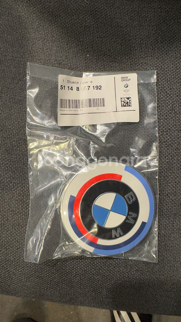 BMW 50주년 엠블럼--0
