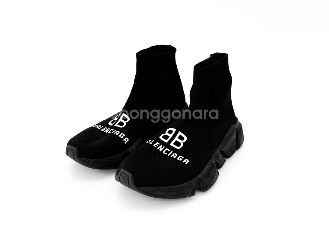 36 발렌시아가 리사이클 스피드러너 삭스 스니커즈 블랙--0