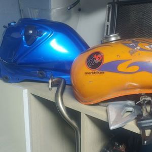 GSX-R 125 부속 차대 앞.뒤 갤리퍼 ECU등등