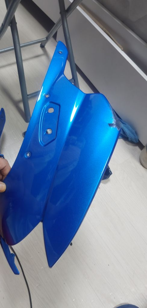 GSX-R 125 부속 차대 앞.뒤 갤리퍼 ECU등등 이미지